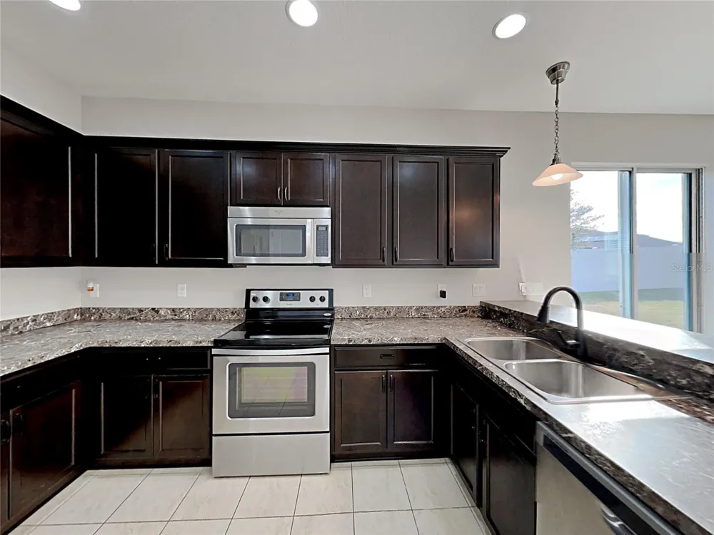 7033 FEATHER WOOD DR Ruskin, FL 33573