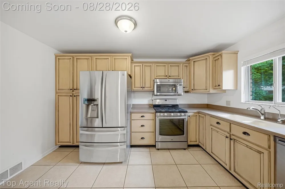 2830 S Van Dyke Road Imlay Township, MI 48444