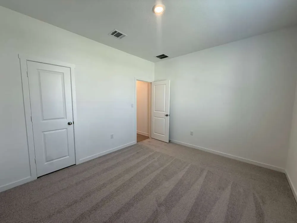 124 Brabham Loop Hutto, TX 78634