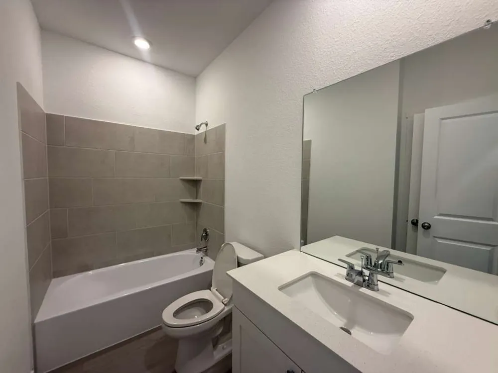 124 Brabham Loop Hutto, TX 78634