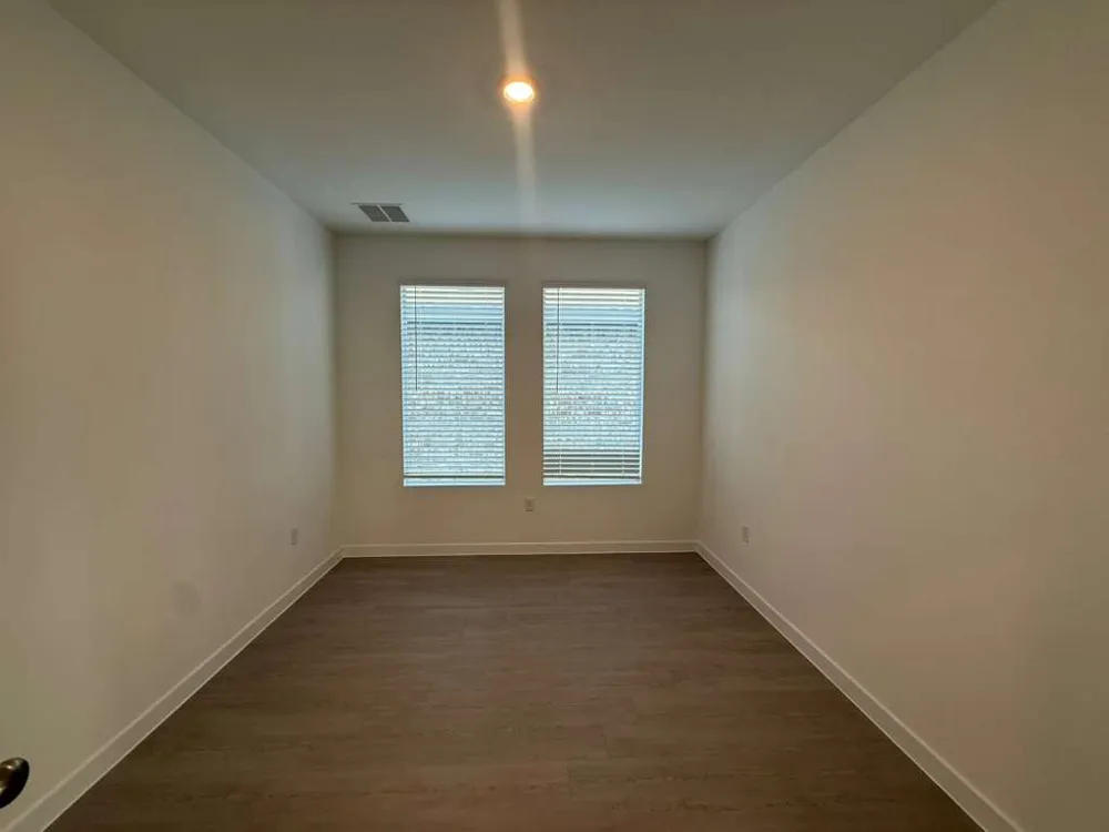 124 Brabham Loop Hutto, TX 78634