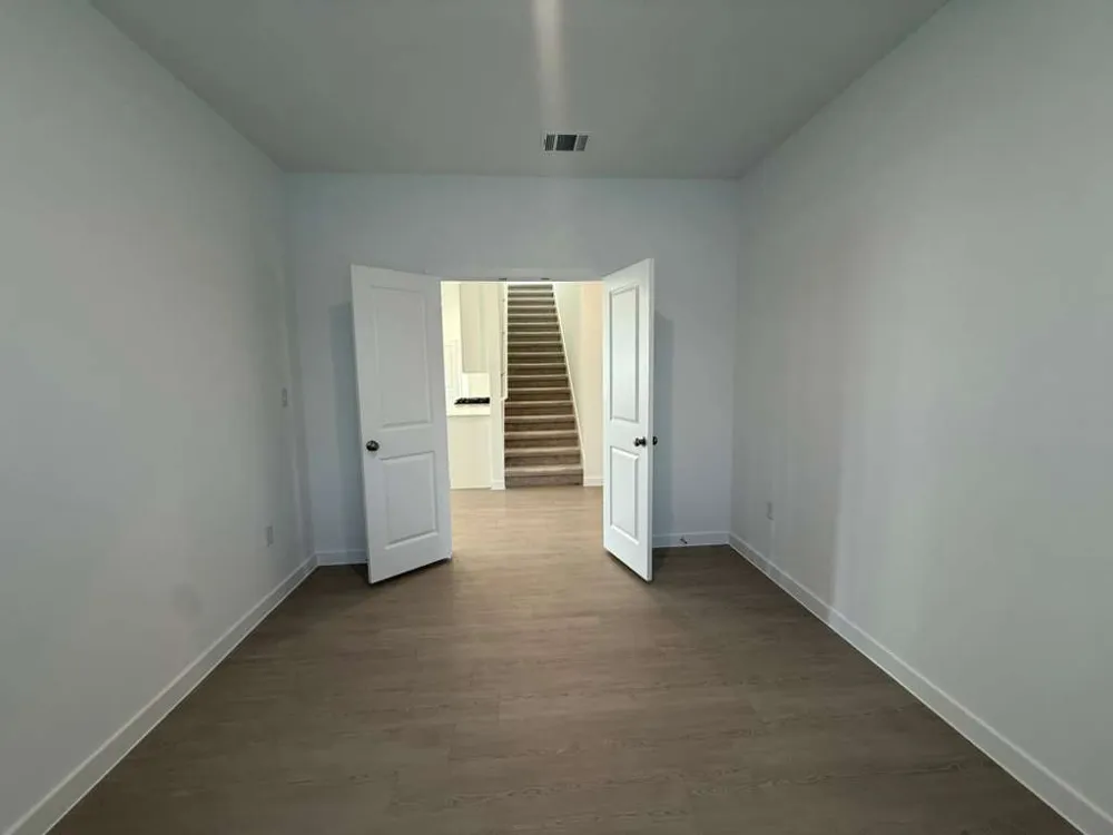 124 Brabham Loop Hutto, TX 78634