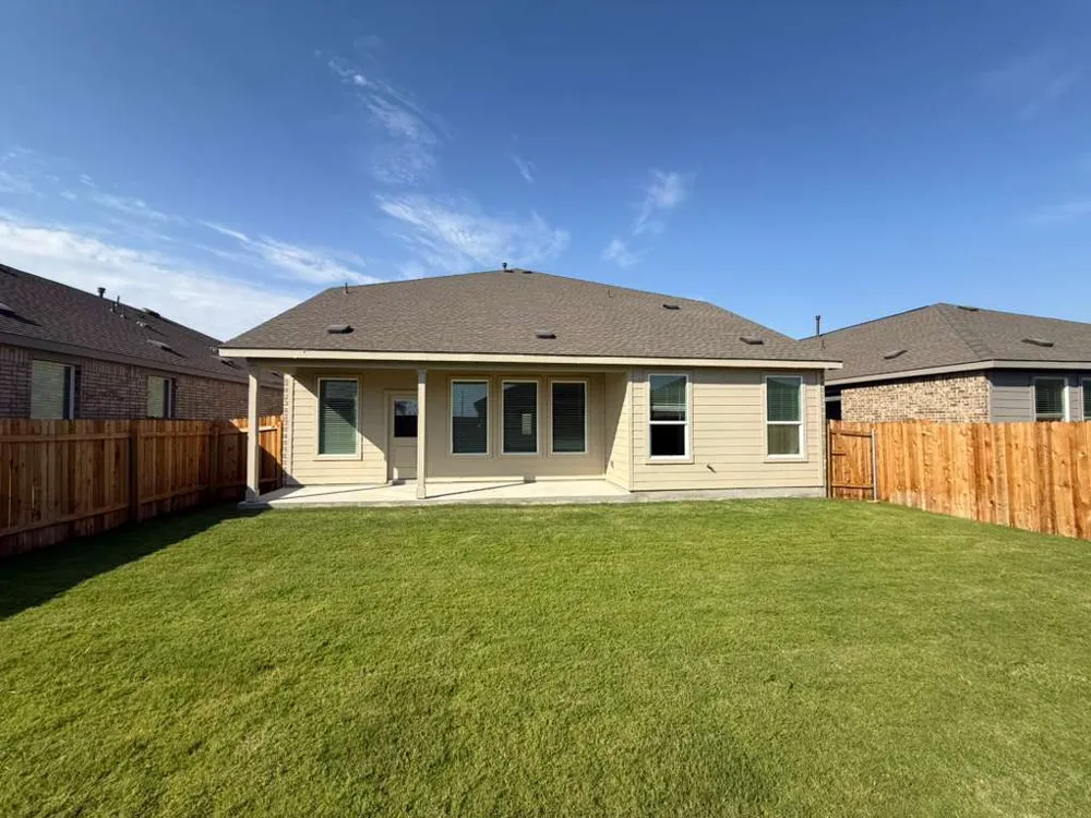 124 Brabham Loop Hutto, TX 78634