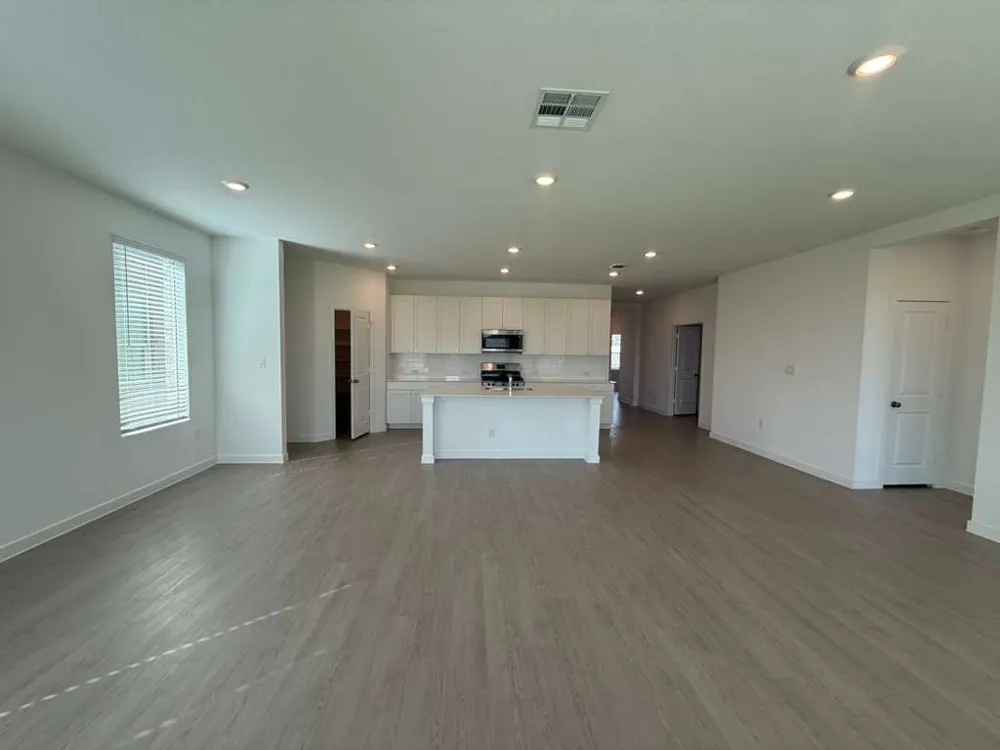 124 Brabham Loop Hutto, TX 78634