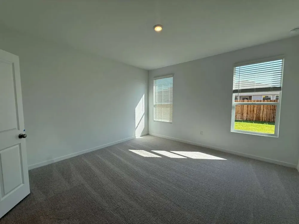 124 Brabham Loop Hutto, TX 78634