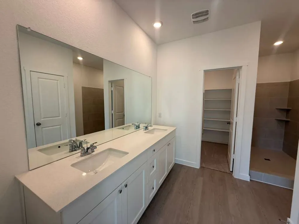 124 Brabham Loop Hutto, TX 78634