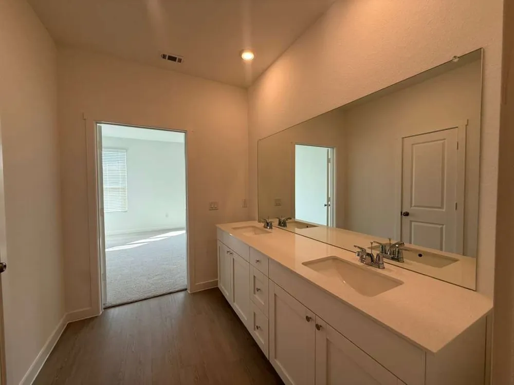 124 Brabham Loop Hutto, TX 78634