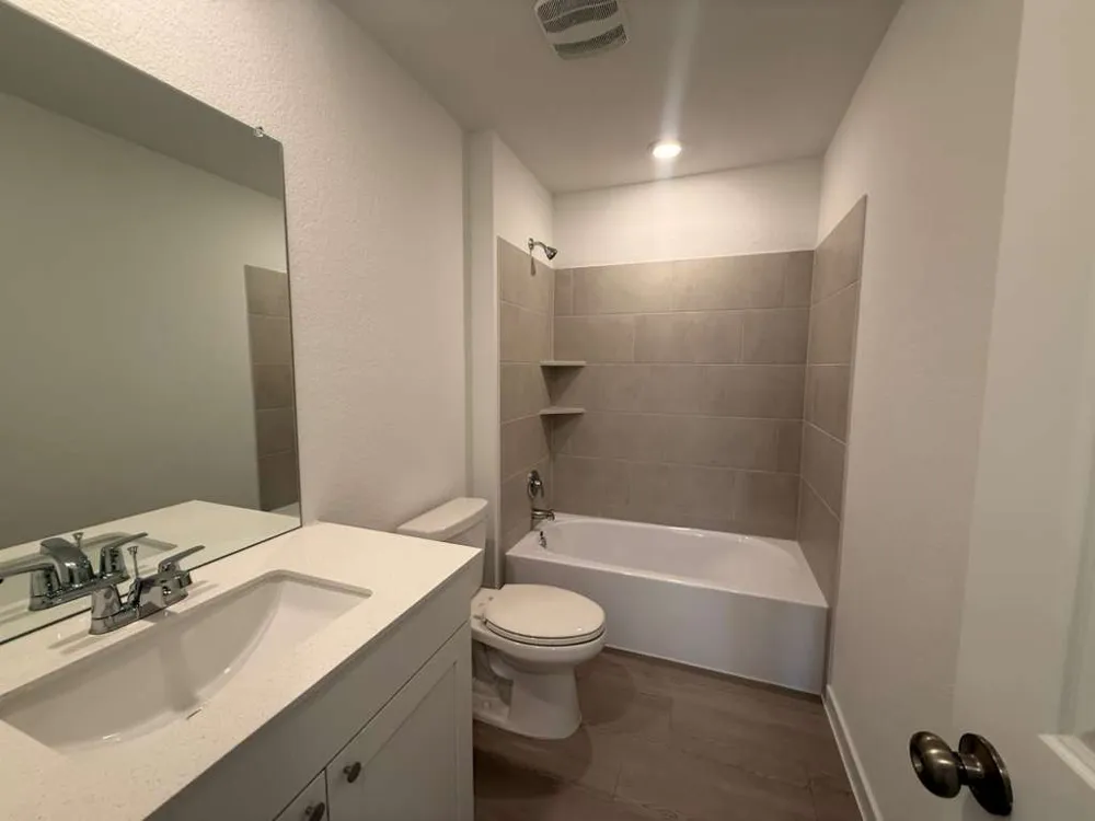 124 Brabham Loop Hutto, TX 78634
