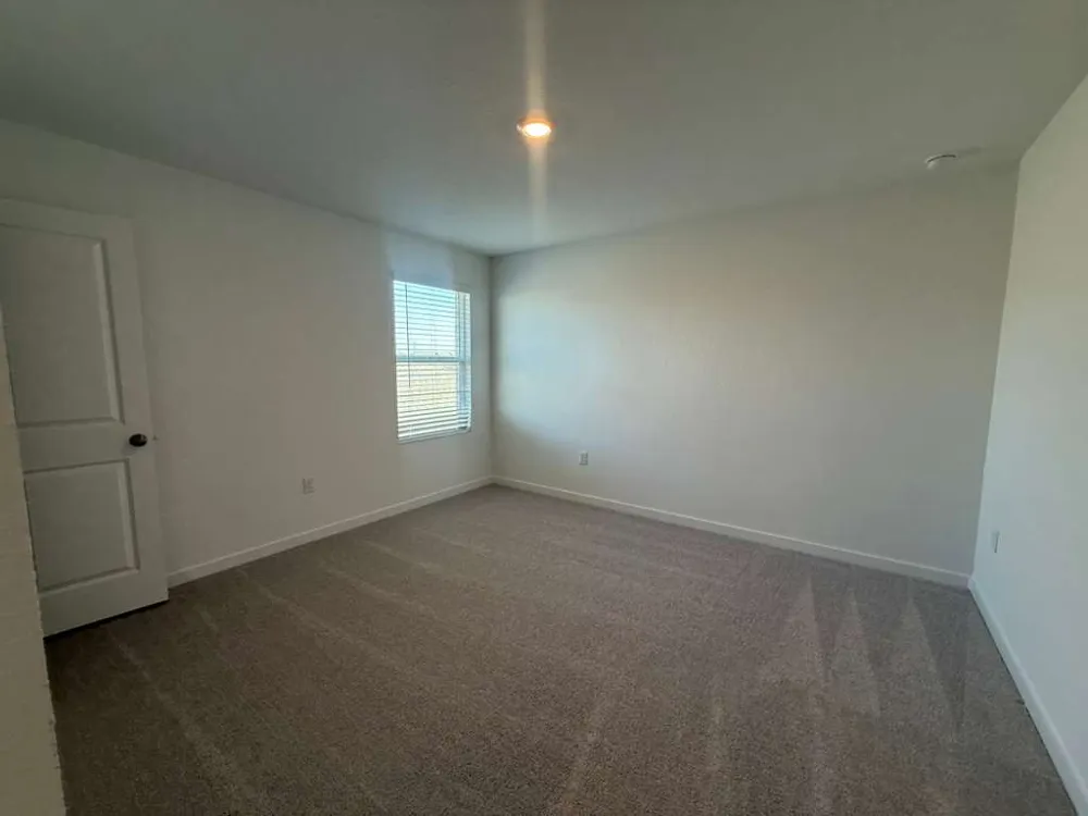 124 Brabham Loop Hutto, TX 78634