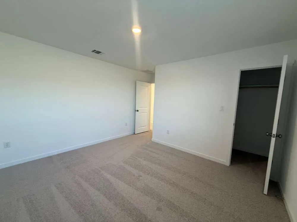 124 Brabham Loop Hutto, TX 78634