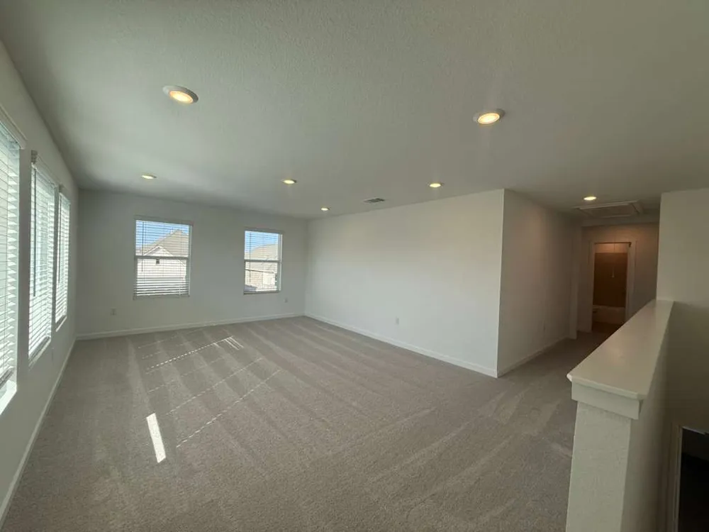 124 Brabham Loop Hutto, TX 78634