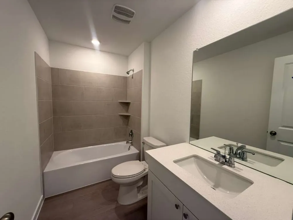 124 Brabham Loop Hutto, TX 78634