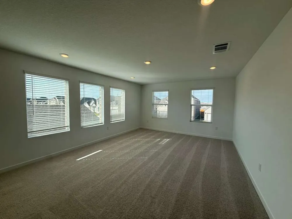 124 Brabham Loop Hutto, TX 78634
