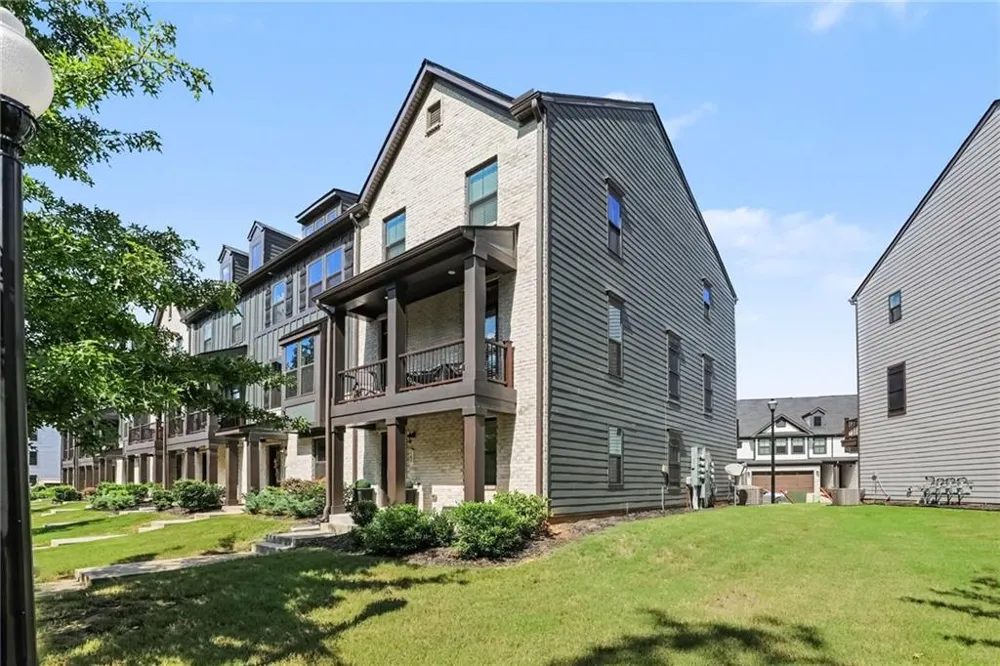 165 Climbing Ivy Circle Fayetteville, GA 30214