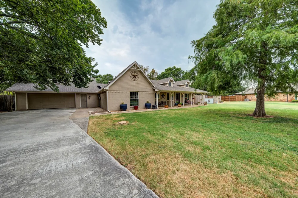 3805 Berry Hill Court Double Oak, TX 75028