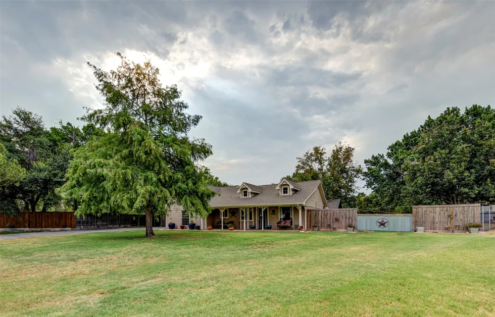 3805 Berry Hill Court Double Oak, TX 75028
