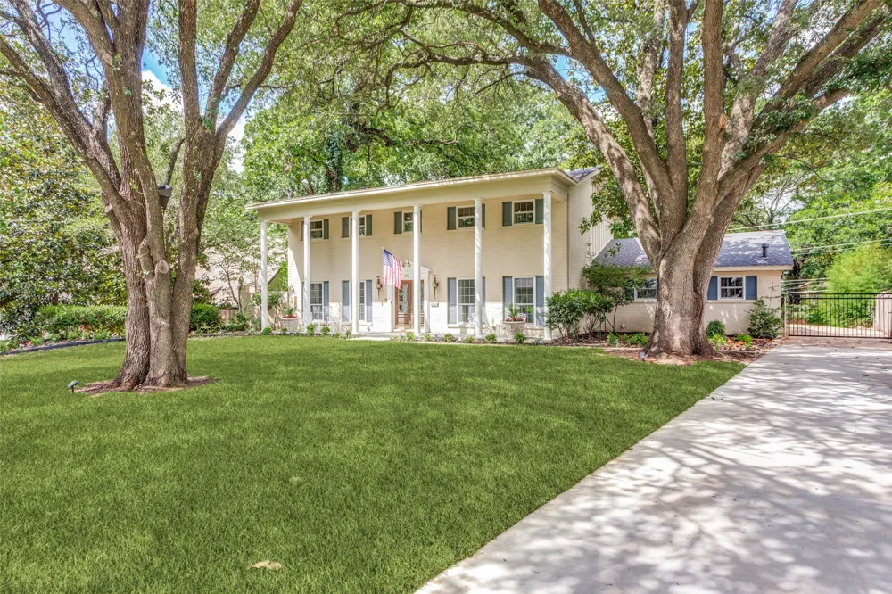 4316 Springbranch Drive Benbrook, TX 76116
