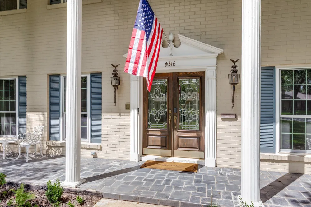 4316 Springbranch Drive Benbrook, TX 76116