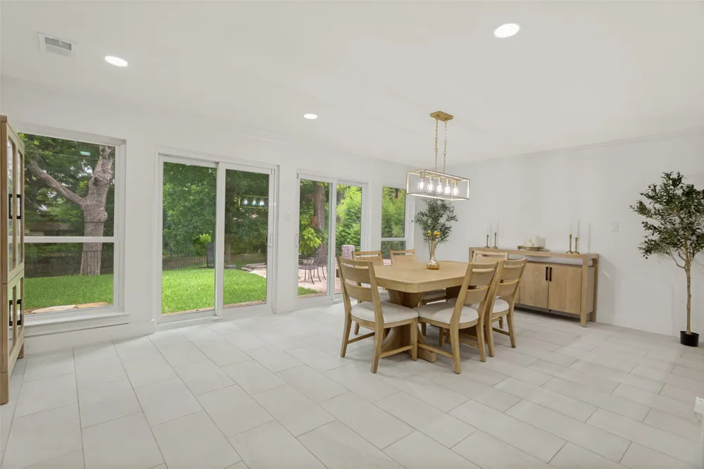 4316 Springbranch Drive Benbrook, TX 76116