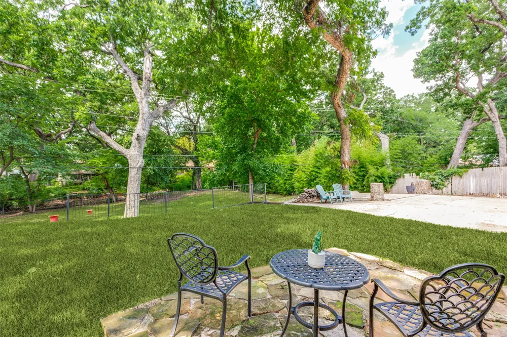 4316 Springbranch Drive Benbrook, TX 76116