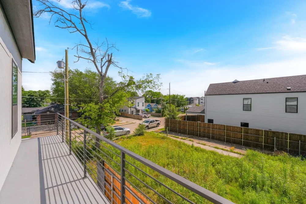 1908 Duluth Street Dallas, TX 75212