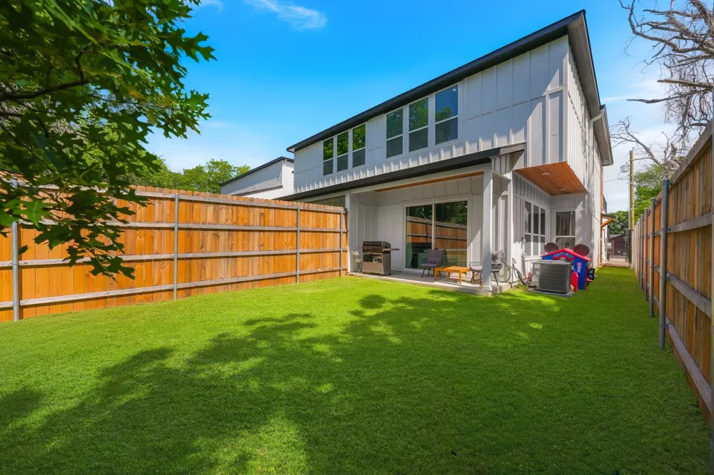 1908 Duluth Street Dallas, TX 75212
