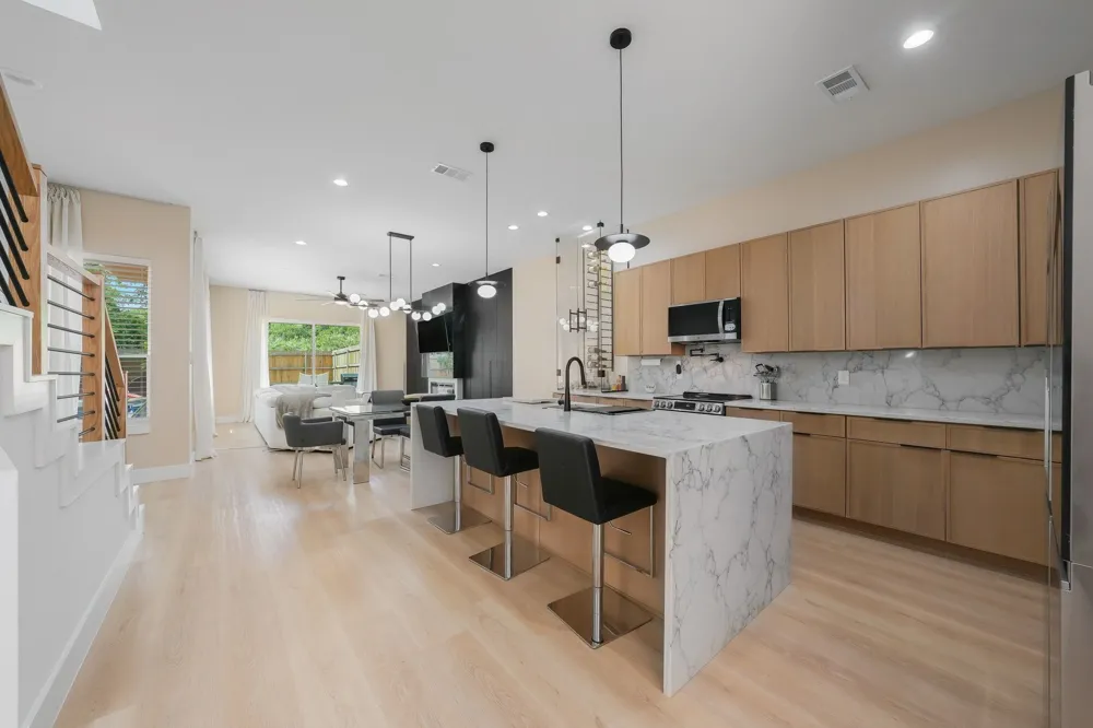 1908 Duluth Street Dallas, TX 75212