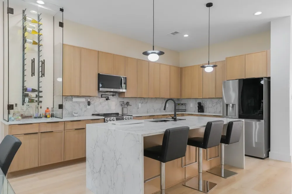 1908 Duluth Street Dallas, TX 75212