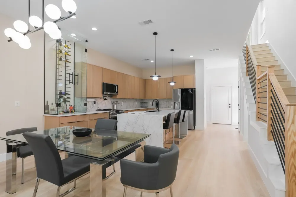 1908 Duluth Street Dallas, TX 75212