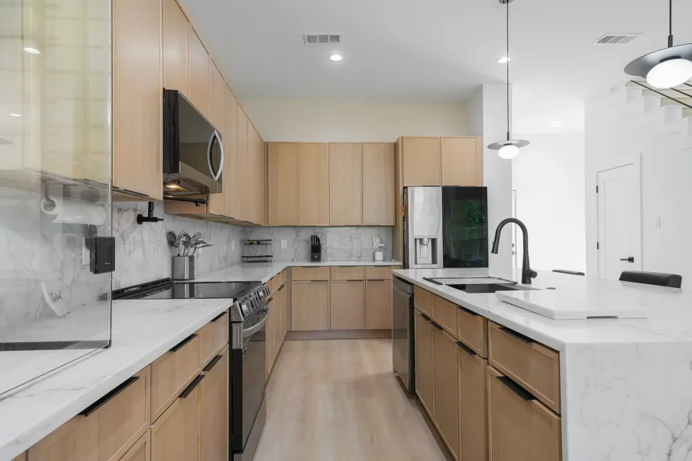 1908 Duluth Street Dallas, TX 75212