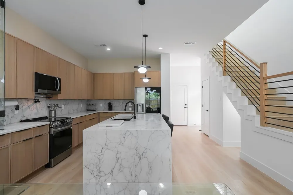 1908 Duluth Street Dallas, TX 75212