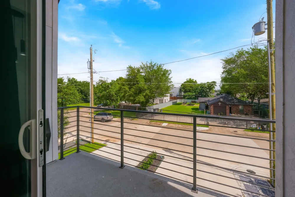 1908 Duluth Street Dallas, TX 75212