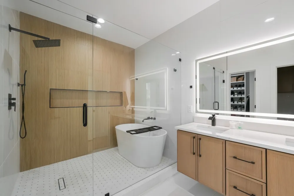 1908 Duluth Street Dallas, TX 75212