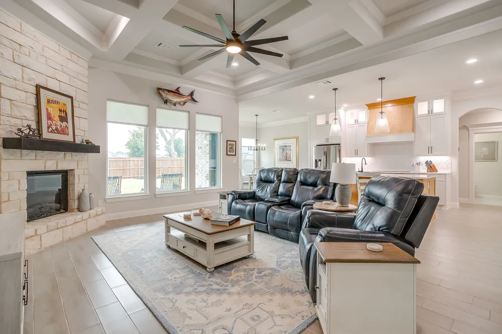 2172 Middlewood Circle Granbury, TX 76049