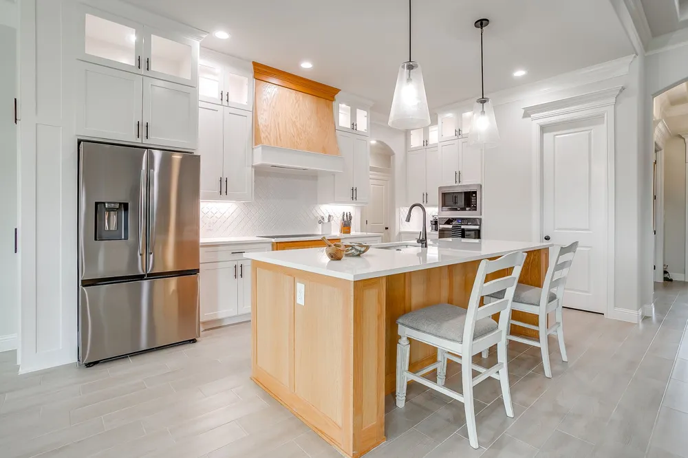 2172 Middlewood Circle Granbury, TX 76049