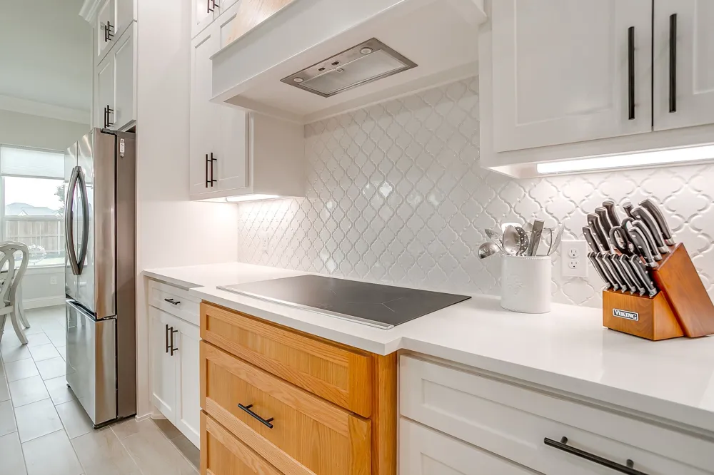 2172 Middlewood Circle Granbury, TX 76049