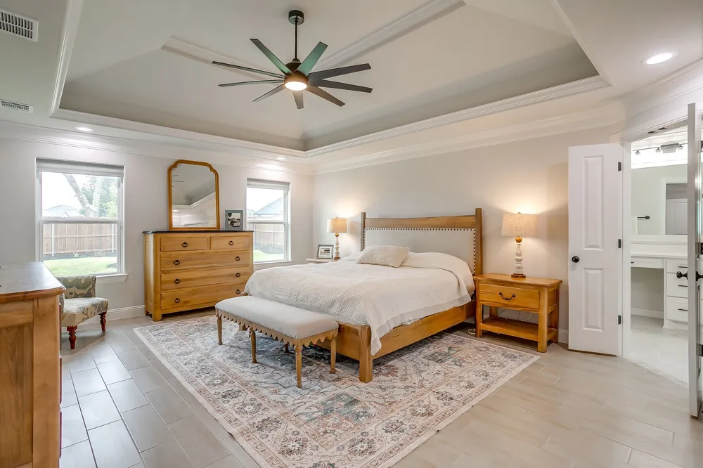 2172 Middlewood Circle Granbury, TX 76049