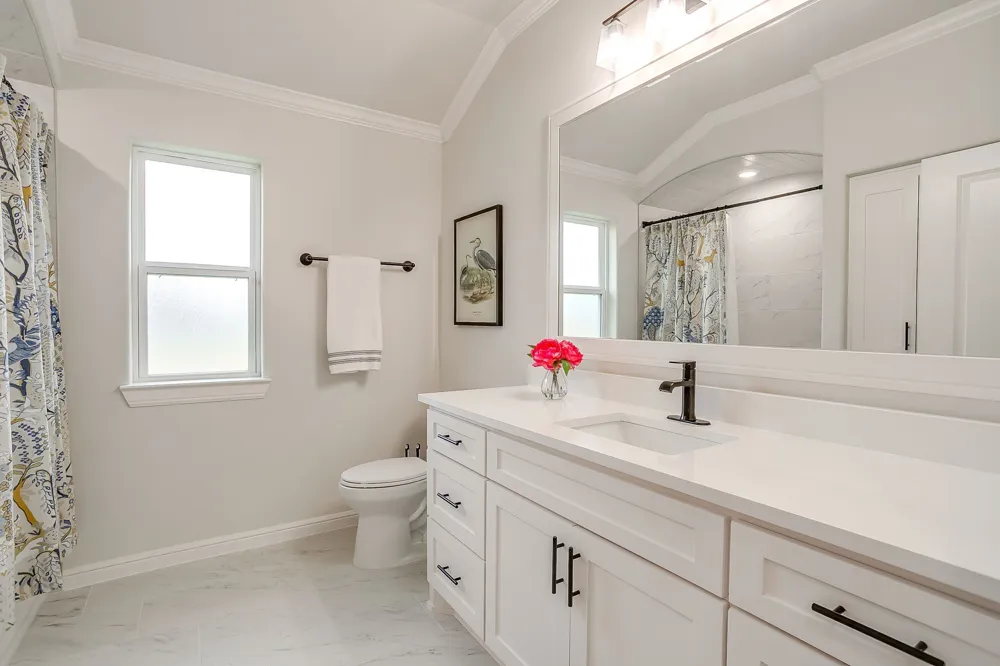 2172 Middlewood Circle Granbury, TX 76049