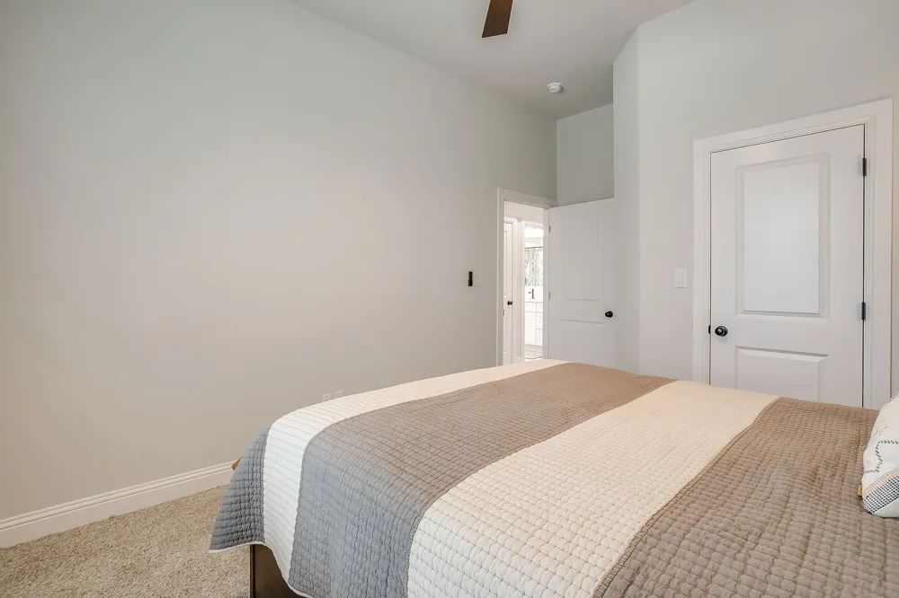 2172 Middlewood Circle Granbury, TX 76049