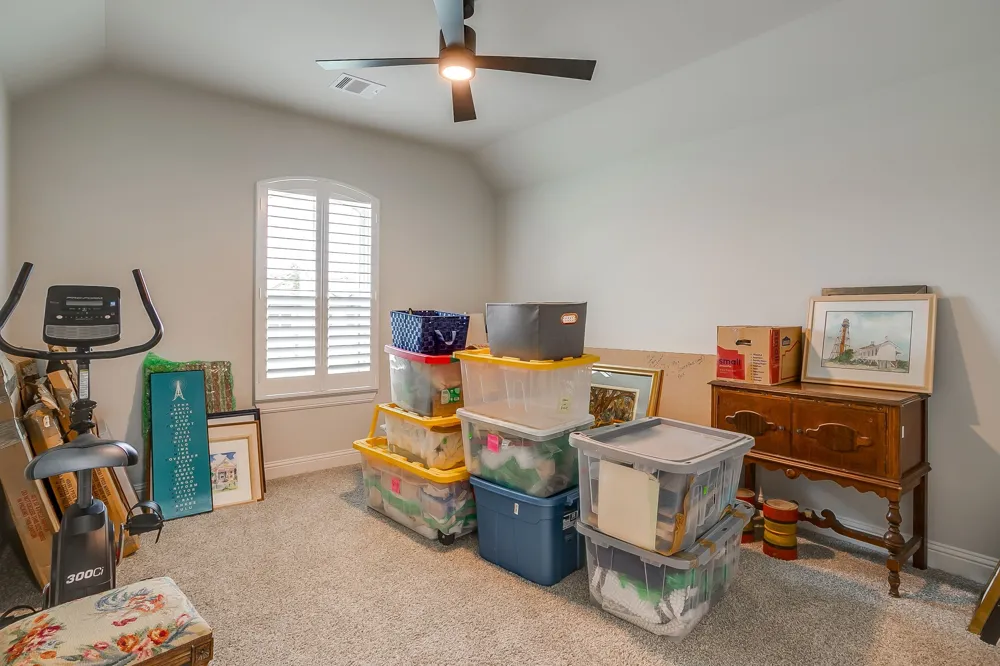 2172 Middlewood Circle Granbury, TX 76049