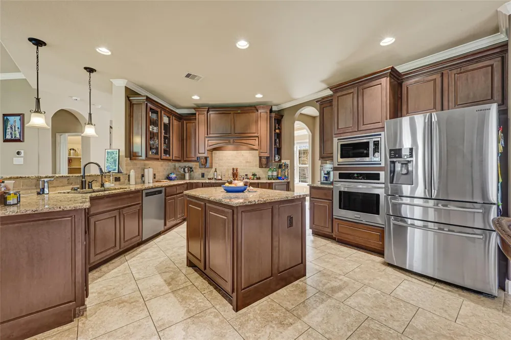 902 Cactus Ridge Court Friendswood, TX 77546