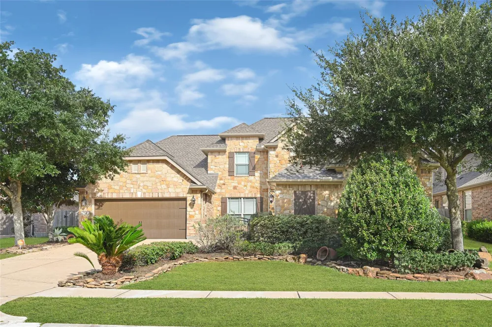 902 Cactus Ridge Court Friendswood, TX 77546
