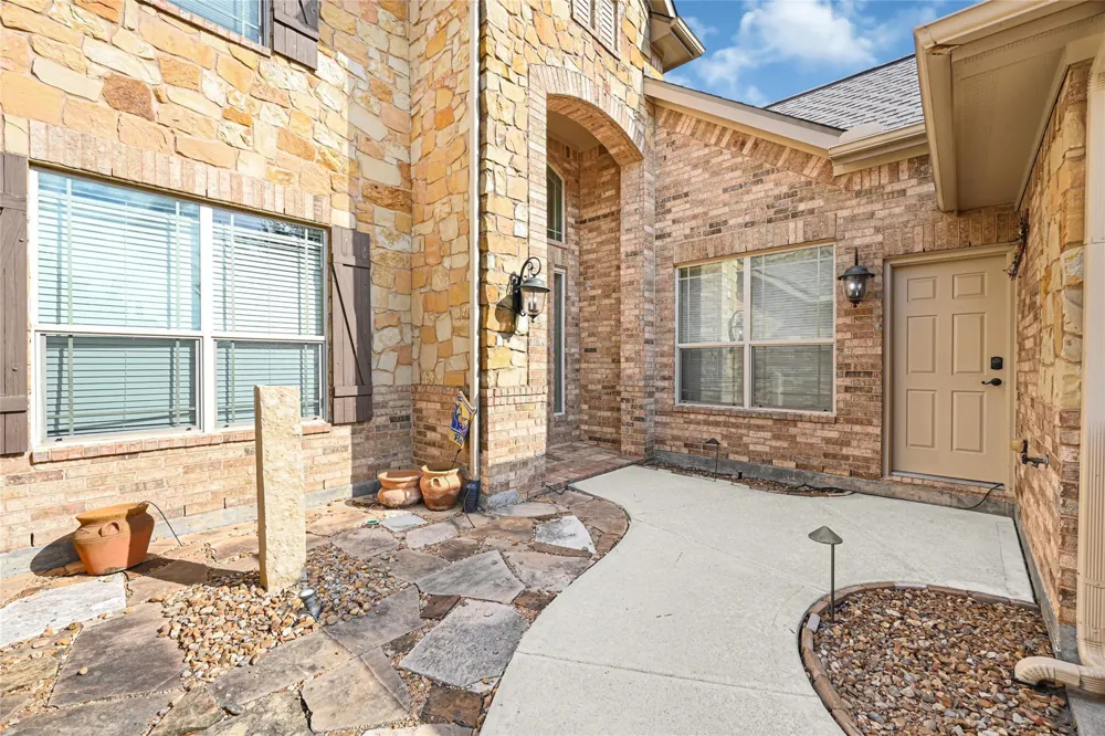 902 Cactus Ridge Court Friendswood, TX 77546