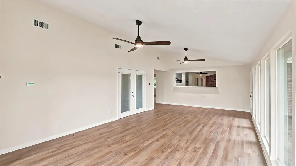 16121 Fm 2620 Road Bedias, TX 77831