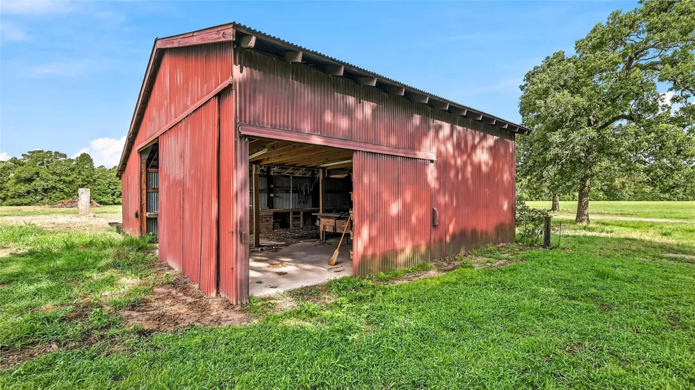 16121 Fm 2620 Road Bedias, TX 77831