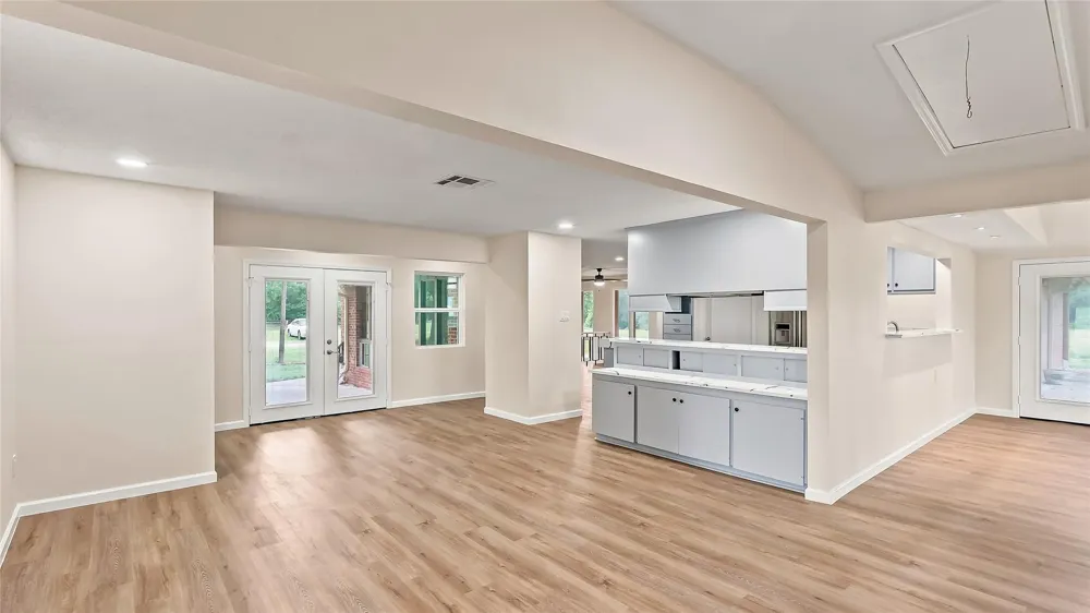 16121 Fm 2620 Road Bedias, TX 77831