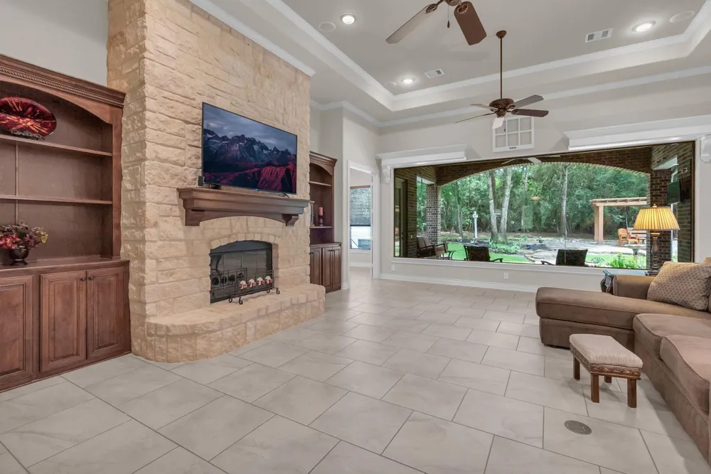26123 E Crown Crossing Drive Montgomery, TX 77316