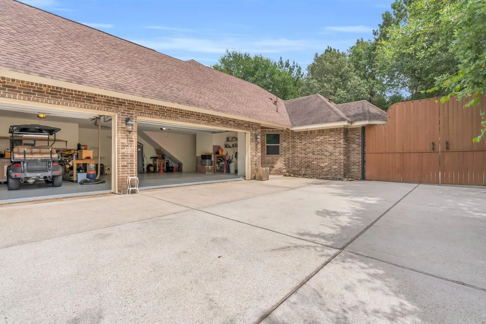 26123 E Crown Crossing Drive Montgomery, TX 77316