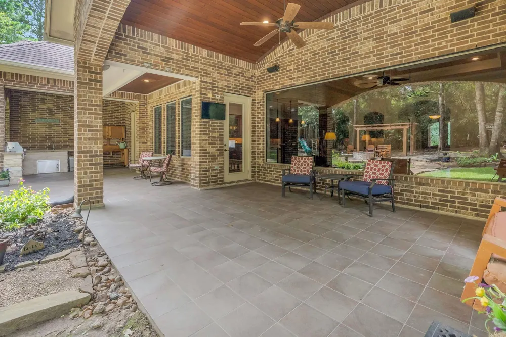 26123 E Crown Crossing Drive Montgomery, TX 77316