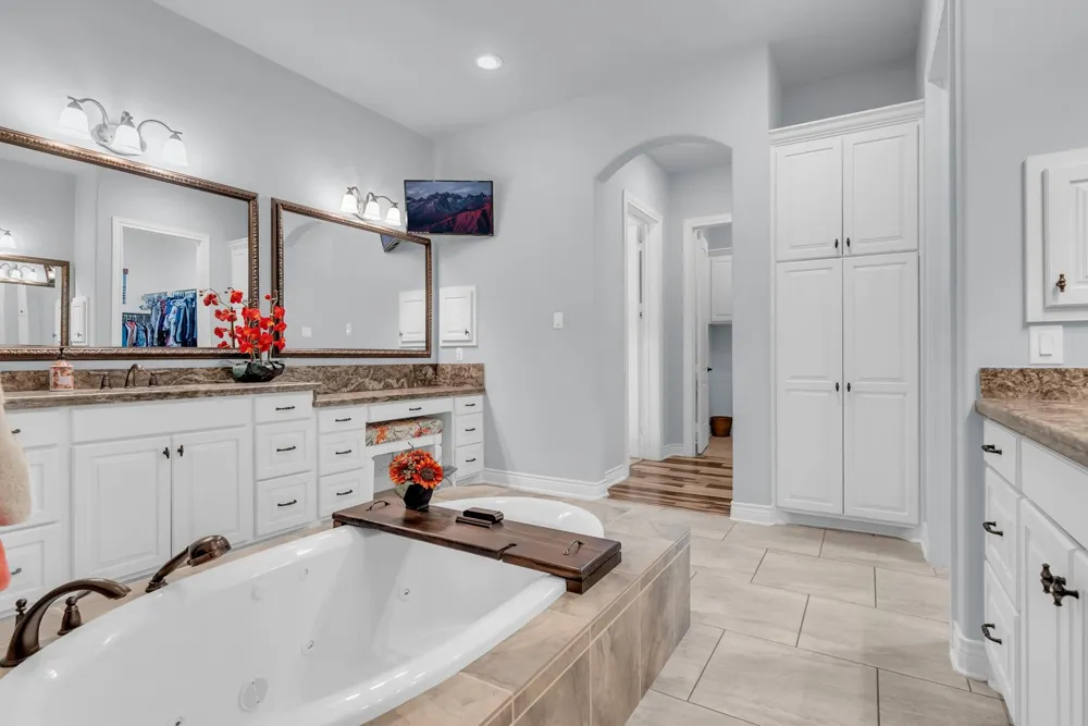 26123 E Crown Crossing Drive Montgomery, TX 77316